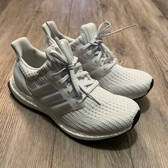 ULTRABOOST 4.0 - Picture 1 of 12